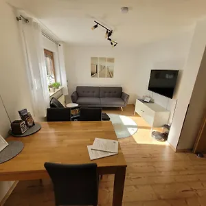 Apartment - Klein Aber Fein, 1-3 Personen, Souterrain, Rödental